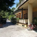 布洛利亚酒店 4*