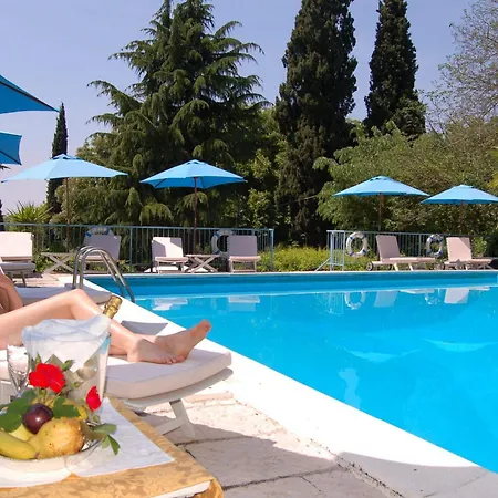 Hotell Broglia 4*