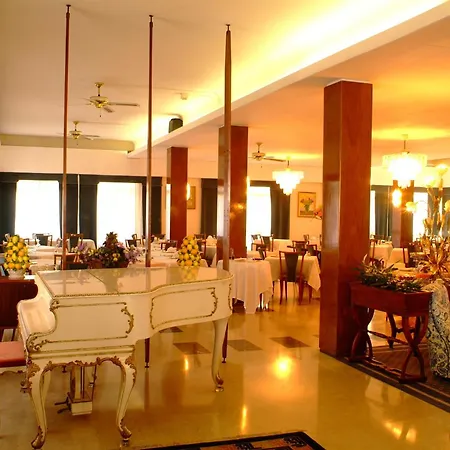 Hotell Broglia 4*